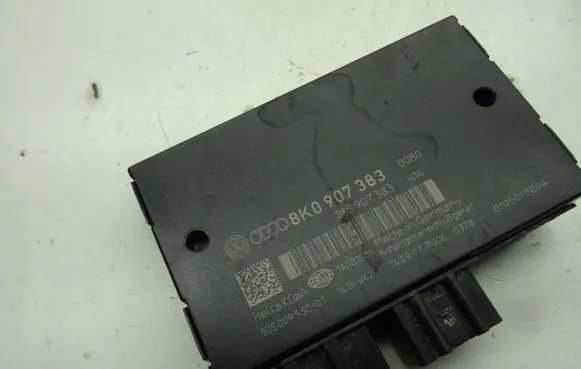 Audi A4 S4 B8 8K Tow bar trailer control unit/module 8K0907383