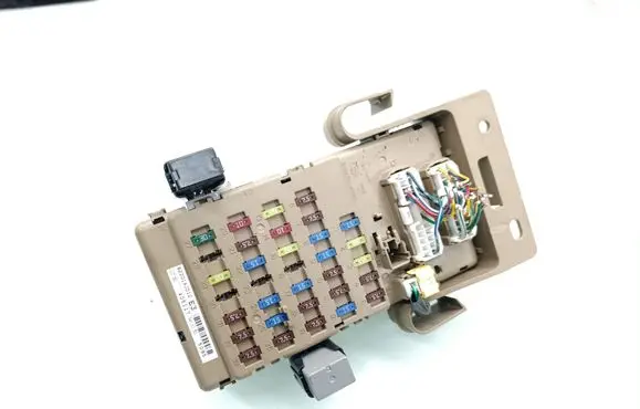 Subaru Outback Fuse module 82201AJ010
