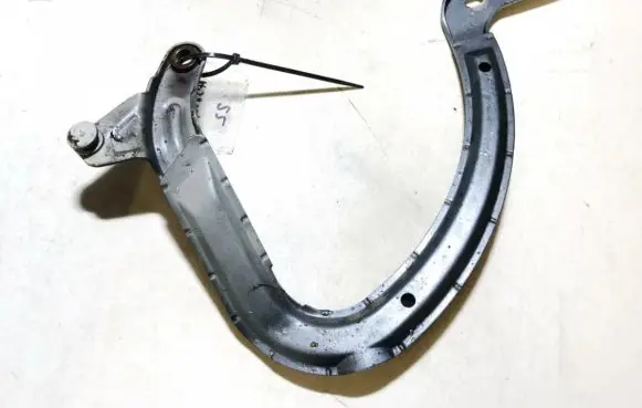 Tailgate/trunk/boot hinge
