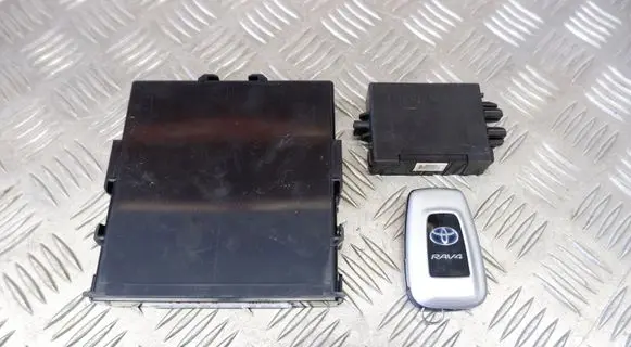 Toyota RAV 4 (XA50) Engine ECU kit and lock set 8999042362 8978412040 8990H42360