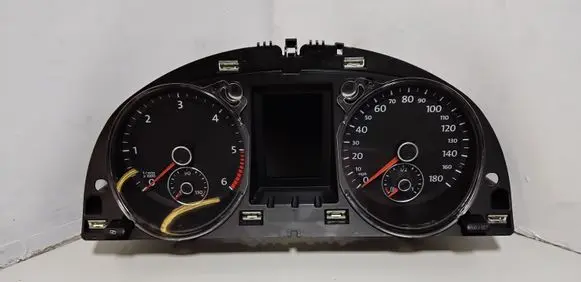 Volkswagen PASSAT CC Speedometer (instrument cluster) 3C8920970S