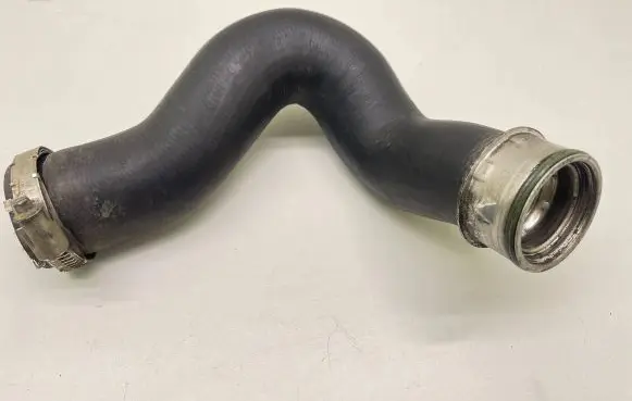 Audi Q7 4L Intercooler hose/pipe 7L6145738A