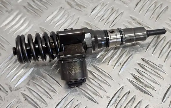 Audi A4 S4 B7 8E 8H Fuel injector 03G130073G 0414720404