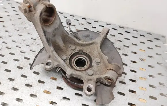Front wheel hub