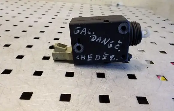 Toyota Avensis T220 Tailgate boot lock/latch motor 6915005010