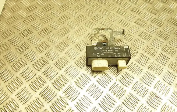 Skoda Fabia Mk2 (5J) Coolant fan relay 1J0919506M 898967000