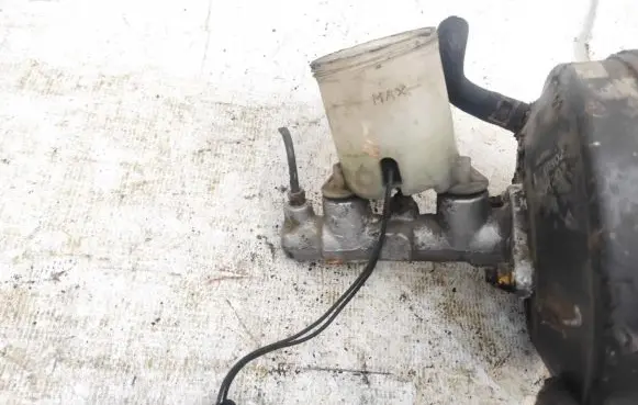 Mazda 121 Master brake cylinder 832-04102