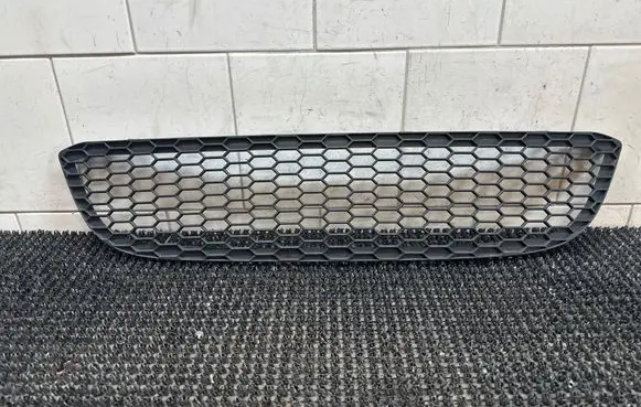 BMW 1 E81 E87 Front bumper lower grill 121253 DN14393