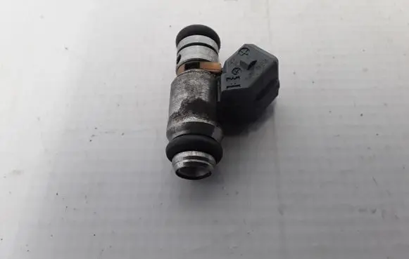 Renault Laguna II Fuel injector 8200058379