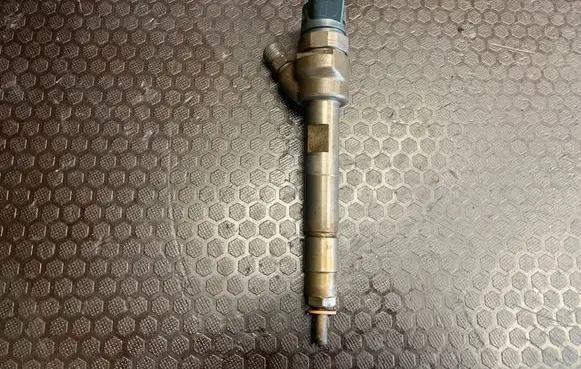 BMW 5 F10 F11 Fuel injector 044511001