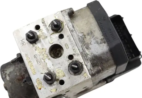 Volkswagen PASSAT B5.5 ABS Pump 3B0614111 0273004573 0265220621