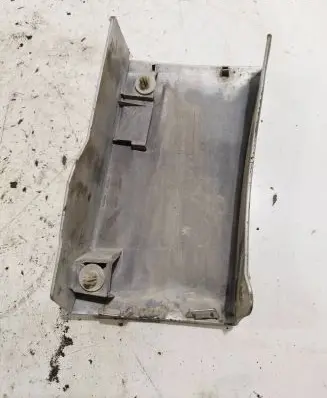 Suzuki Grand Vitara II Side skirt front trim 