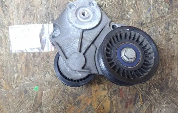 Jaguar XJ X351 Generator/alternator belt tensioner 9X238A610AA