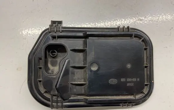 Audi A6 S6 C6 4F Headlight/headlamp dust cover 16016400