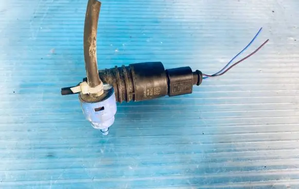 Audi A4 S4 B6 8E 8H Windscreen/windshield washer pump 1J0973722