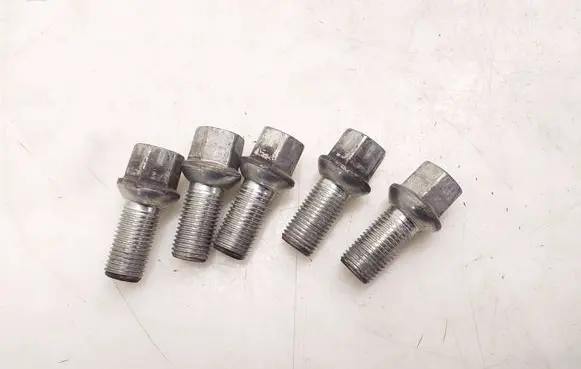 Audi A5 Nuts/bolts 