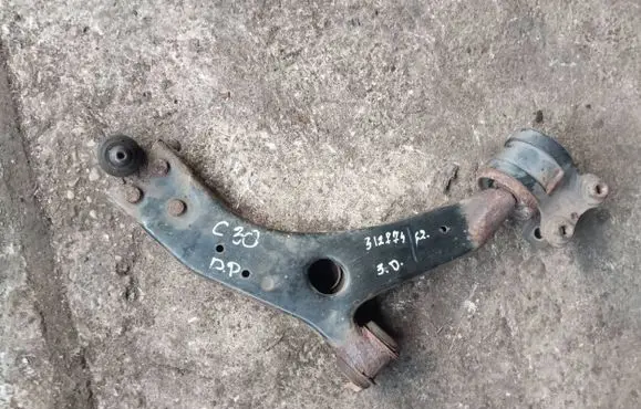 Volvo C30 Front lower control arm/wishbone 31277462