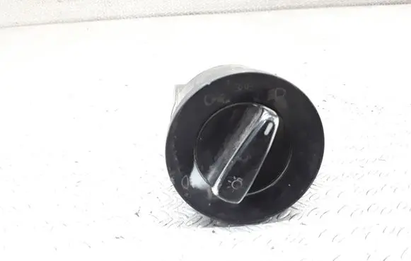 Volkswagen Golf IV Light switch 1C0941531