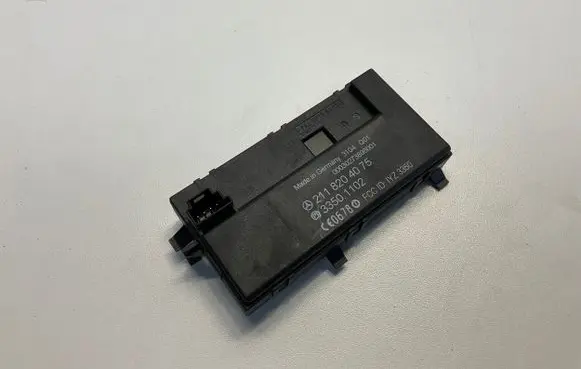 Mercedes-Benz E W211 Keyless (KESSY) go control unit/module 2118204075 00030273898001 33501102
