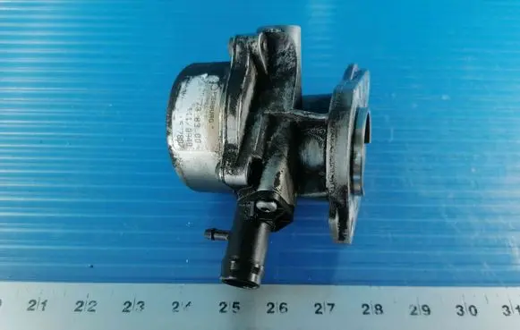 Renault Kangoo I Vacuum pump 7006730300
