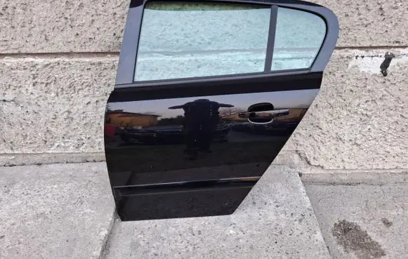 Opel Astra H Front door 