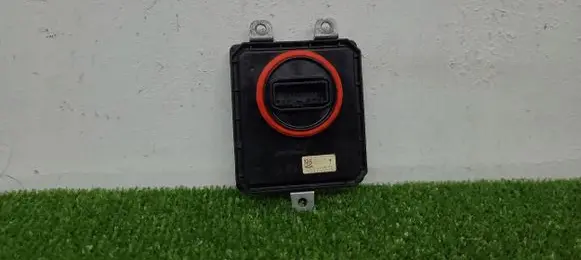 Hyundai i30 LED ballast control module 0492191000
