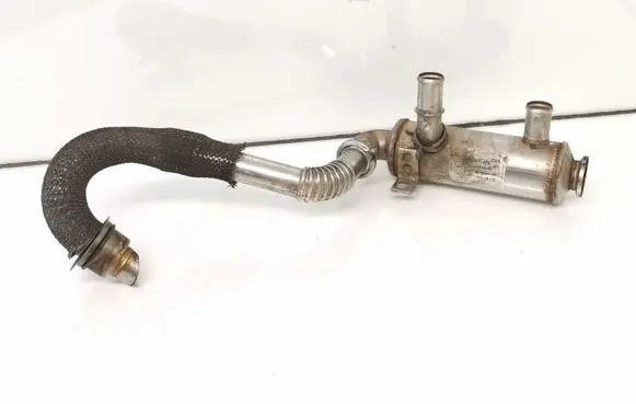 Ford Focus EGR valve cooler 3M5Q9F464BC VP1U3H9P445BB