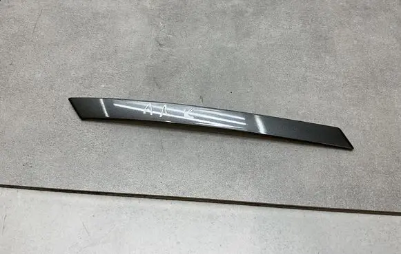 Rear fender molding trim
