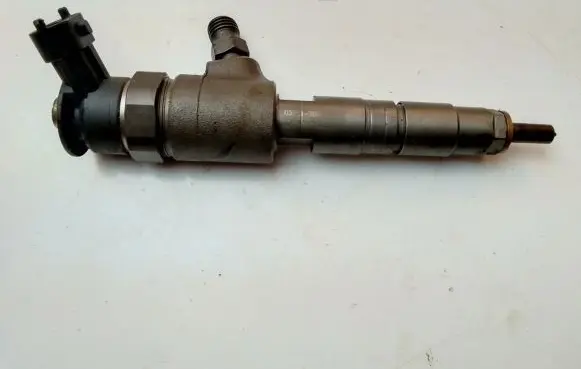 Ford C-MAX II Fuel injector 0445110489