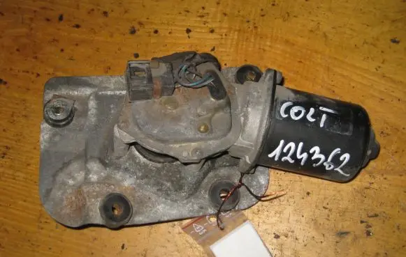 Mitsubishi Colt Front wiper linkage and motor