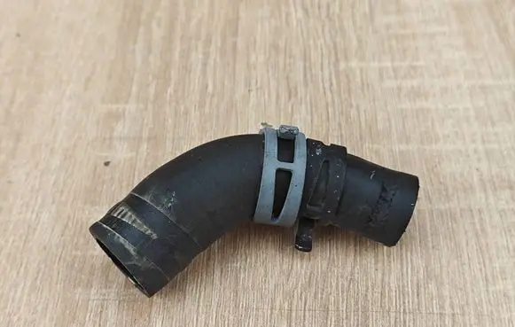 Audi A6 S6 C7 4G Engine coolant pipe/hose 04L121157C