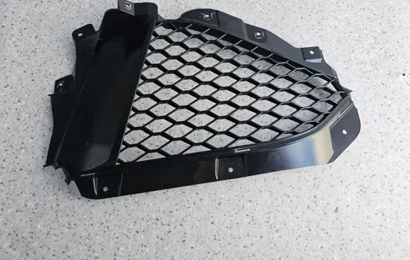 Maserati GranTurismo Front bumper lower grill