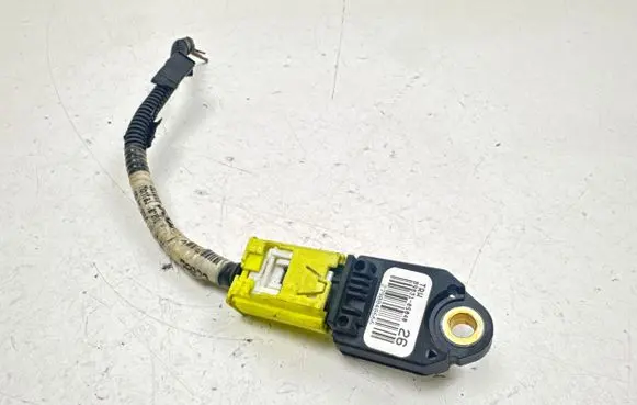 Toyota Avensis T270 Airbag deployment crash/impact sensor 8983105040 2790048666