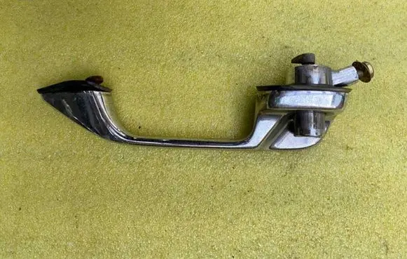 Mercedes-Benz COMPAKT W115 Front door exterior handle 1087661205 533373