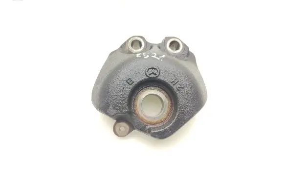 Mazda 6 Engine mounting bracket