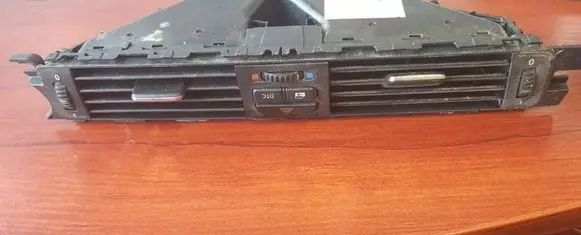 BMW 3 E90 E91 Dash center air vent grill 14482110