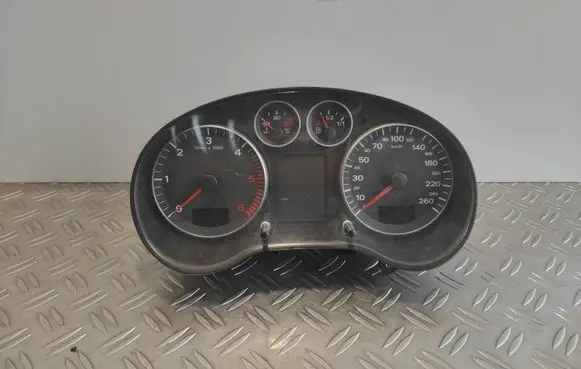Audi A3 S3 8P Speedometer (instrument cluster) 8P0920900L D0604201251