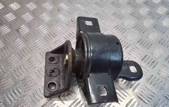Chevrolet Aveo Engine mount bracket