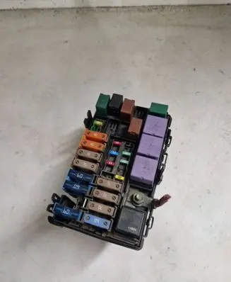 Renault Espace - Grand espace IV Fuse module 8200696815 55RF1X610