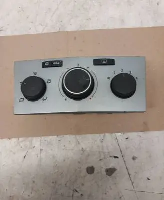 Opel Zafira B Climate control unit 09102006 13201299 901512480006