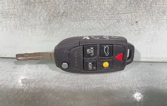 Volvo XC90 Ignition key/card 8688800
