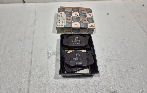 Citroen Saxo Brake pads (front) 425147