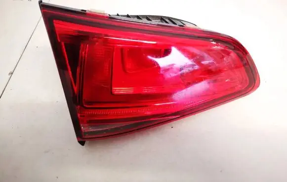 Tailgate rear/tail lights