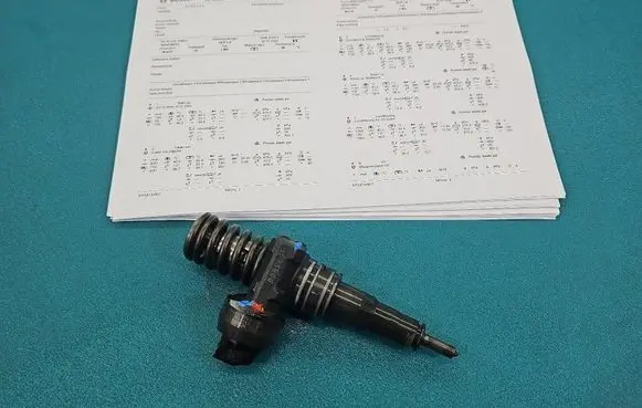Volkswagen Golf V Fuel injector 0414720313 IMPRK1593866