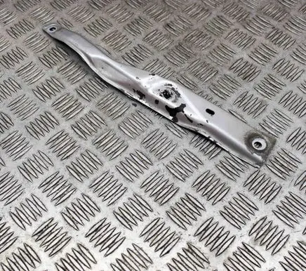 Fender mounting bracket