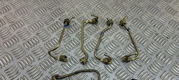 Ford Mondeo Mk III Fuel injector supply line/pipe 