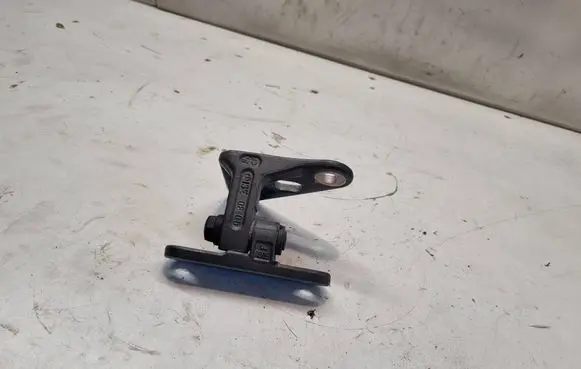 Mercedes-Benz CLS C219 Front door upper hinge 1SE0805