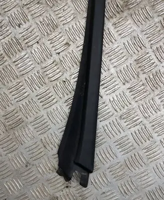 Peugeot 5008 Windshield trim 96858535