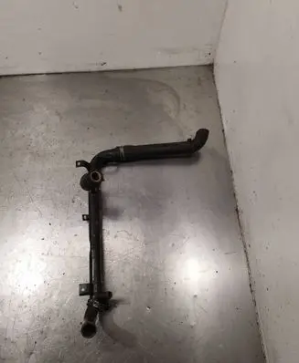 Engine coolant pipe/hose