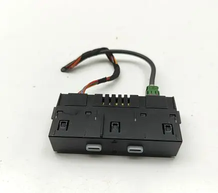 Skoda Enyaq iV USB socket connector 657035736A
